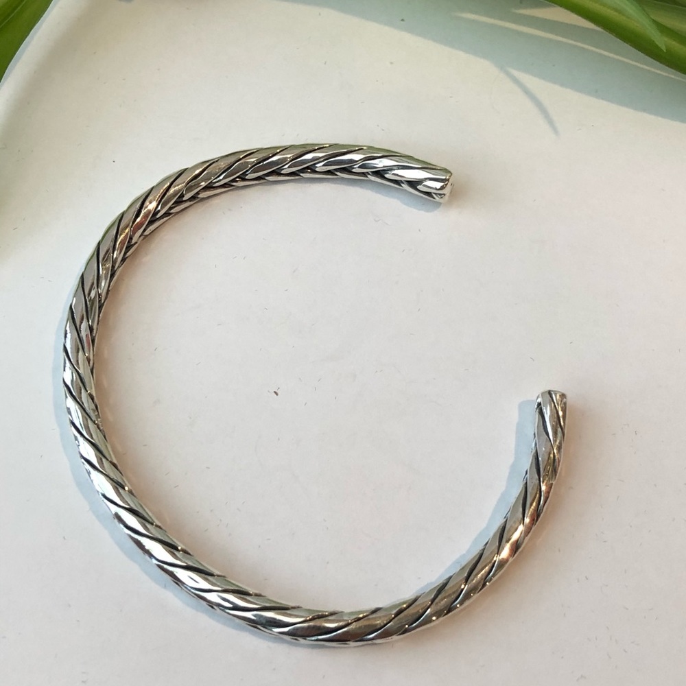 Silver bangle - Picture 2 of 2